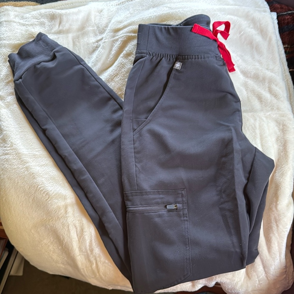 Figs Zamora jogger scrub pants.